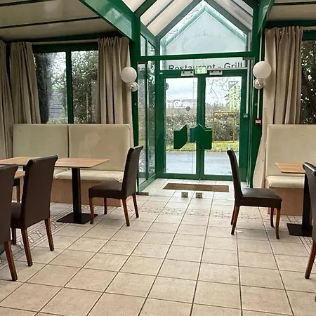 Mot Hotel Claye-Souilly